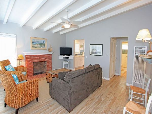 Newport Beach Home 991124