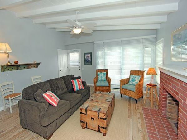Newport Beach Home 991124