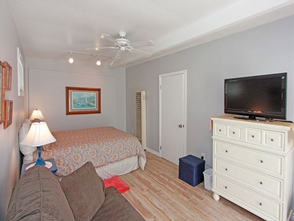 Newport Beach Home 991124