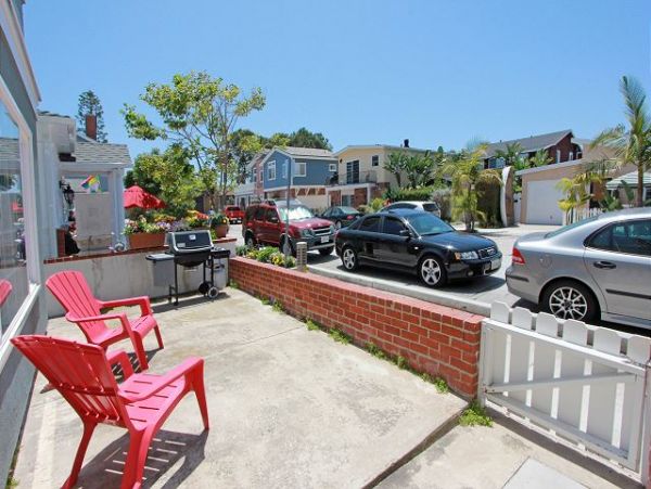 Newport Beach Home 991125