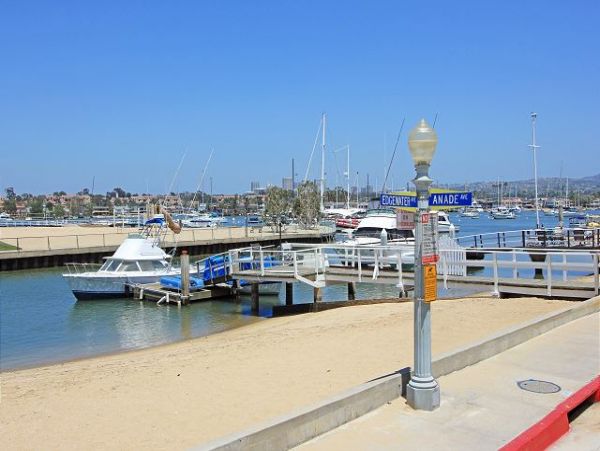 Newport Beach Home 991125