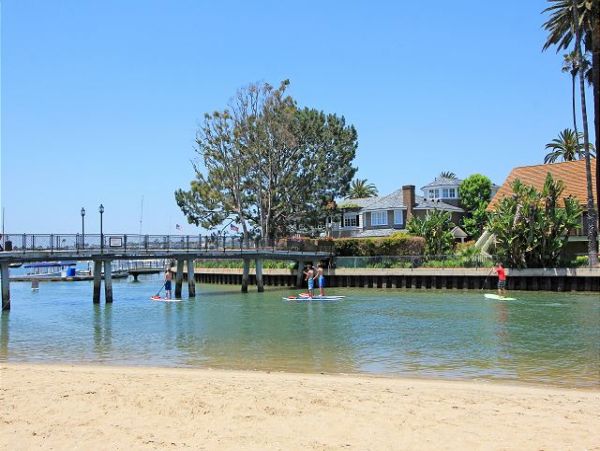 Newport Beach Home 991125
