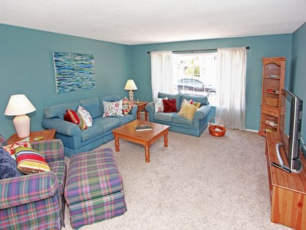Newport Beach Home 991125