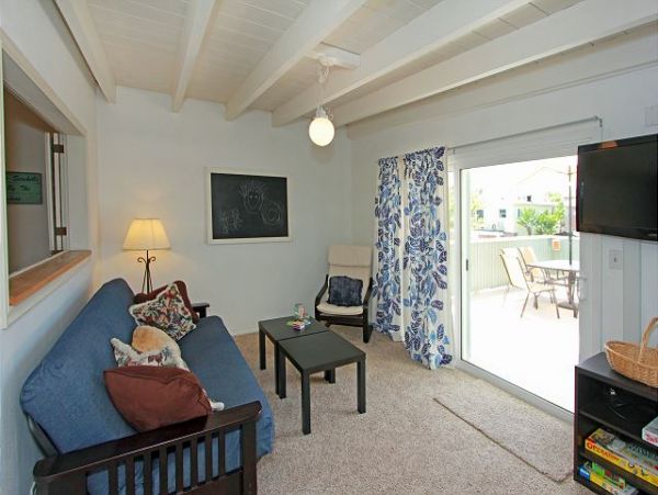 Newport Beach Home 991125