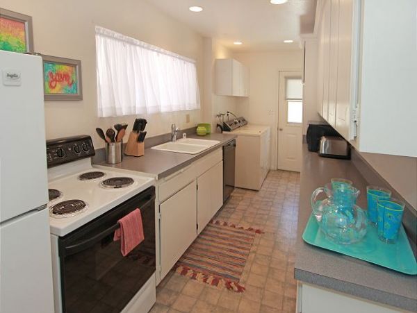 Newport Beach Home 991125