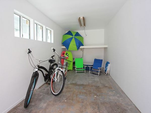 Newport Beach Home 991125