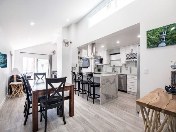 Newport Beach Home 991127
