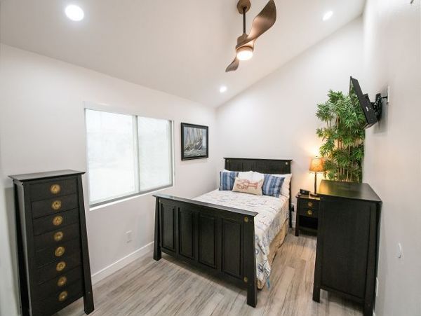 Newport Beach Home 991127