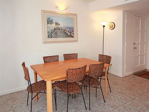 Newport Beach Home 991128