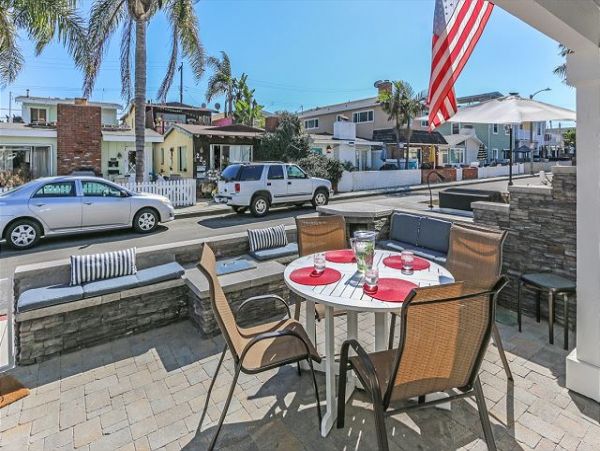 Newport Beach Home 991130