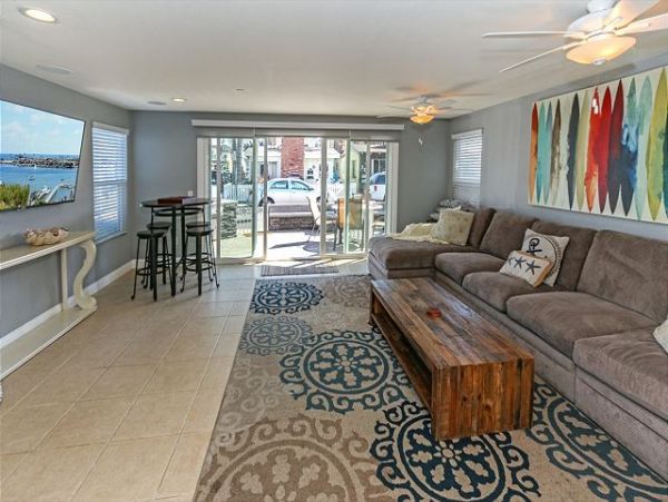 Newport Beach Home 991130