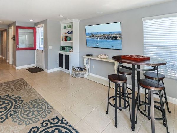 Newport Beach Home 991130