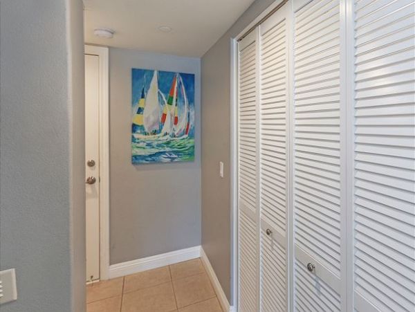 Newport Beach Home 991130