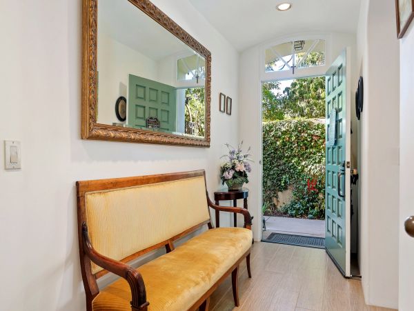 Santa Barbara County Home 991134