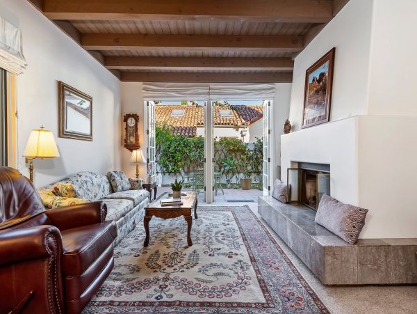 Santa Barbara County Home 991134