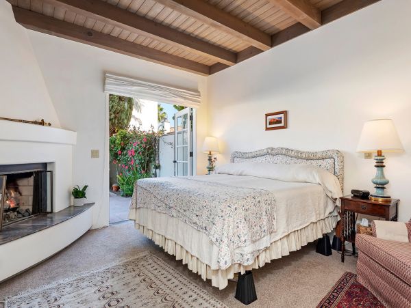Santa Barbara County Home 991134