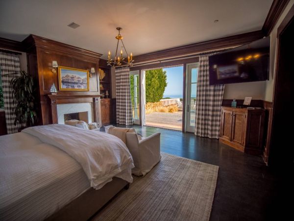 Santa Barbara Luxury Vacation Home Five Bedrooms Sleeps 16