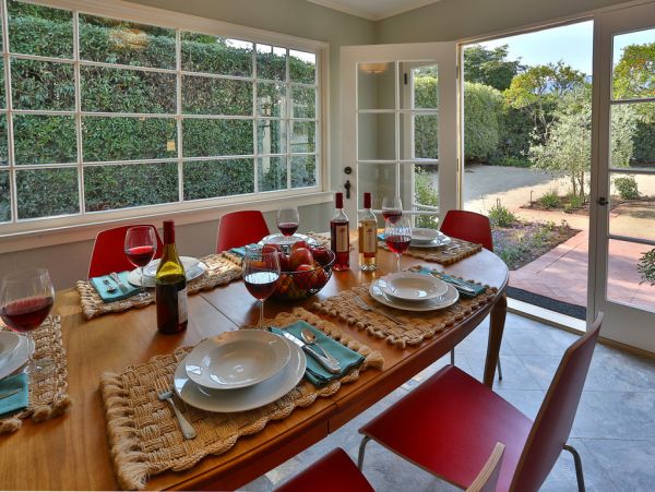 Beautiful 3 Bedroom Cottage in Montecito Sleeps 6