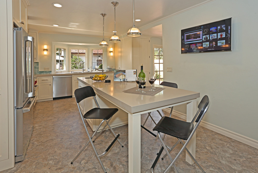 Beautiful 3 Bedroom Cottage in Montecito Sleeps 6
