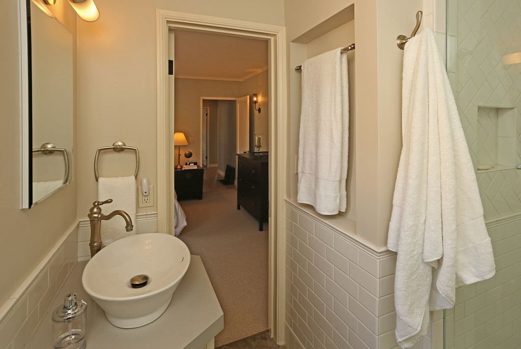 Beautiful 3 Bedroom Cottage in Montecito Sleeps 6