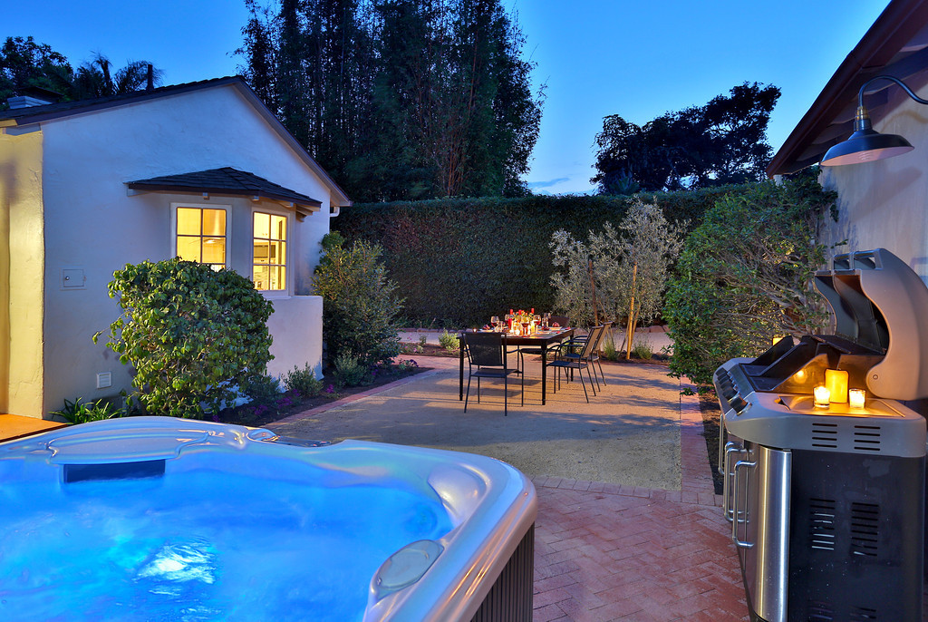 Beautiful 3 Bedroom Cottage in Montecito Sleeps 6