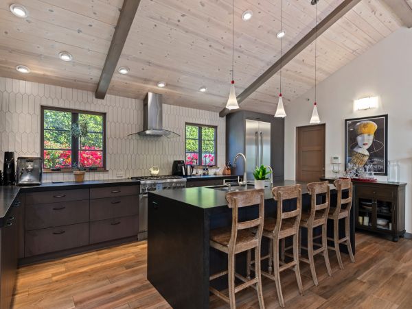 Santa Barbara County Home 991140