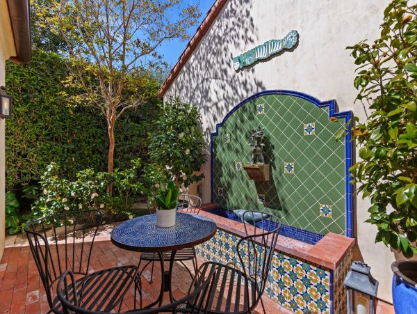 Santa Barbara County Home 991140