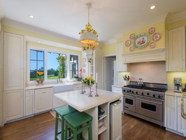 Santa Barbara County Home 991142