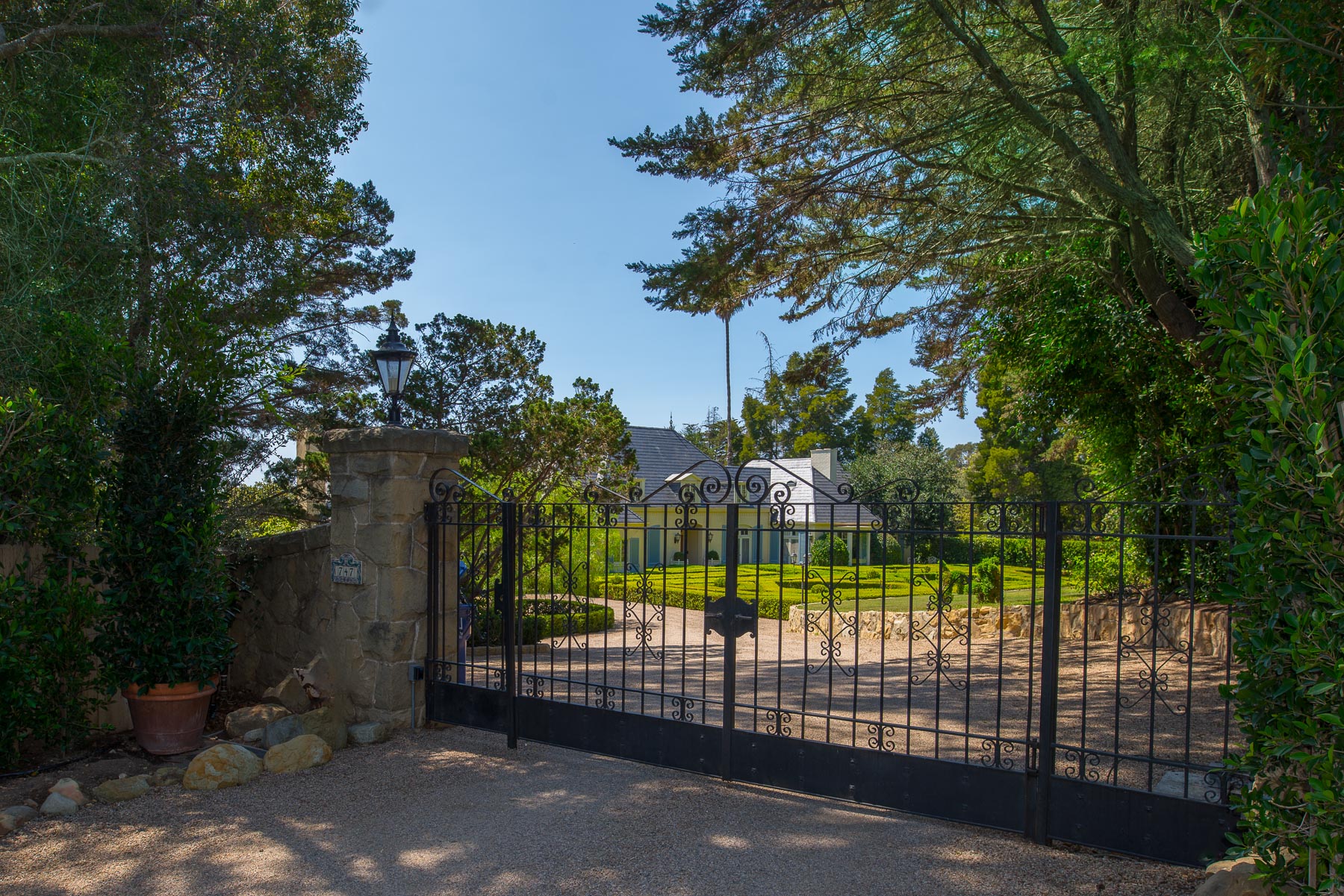Santa Barbara County Home 991142