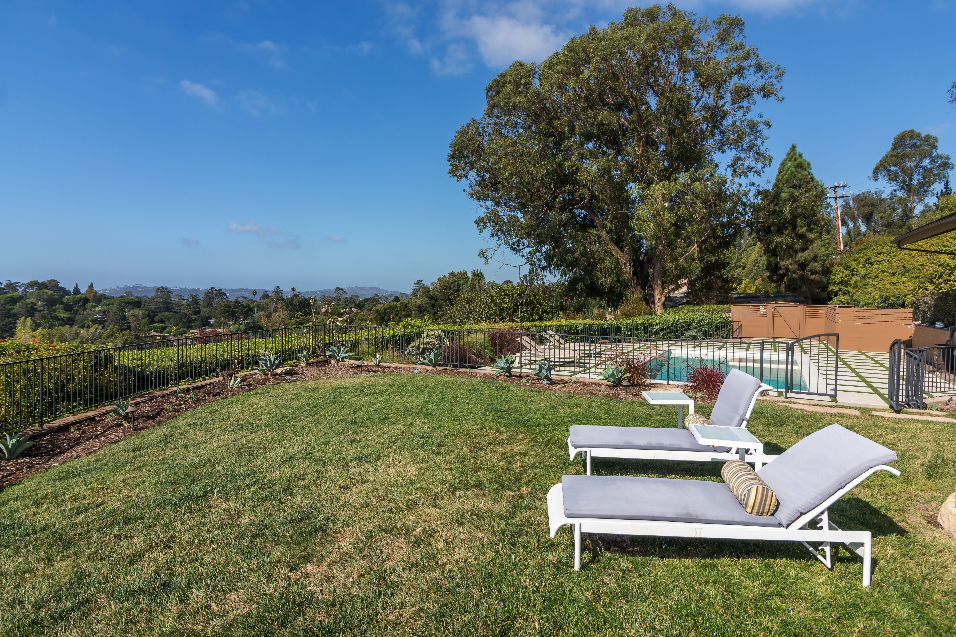 Santa Barbara County Home 991150