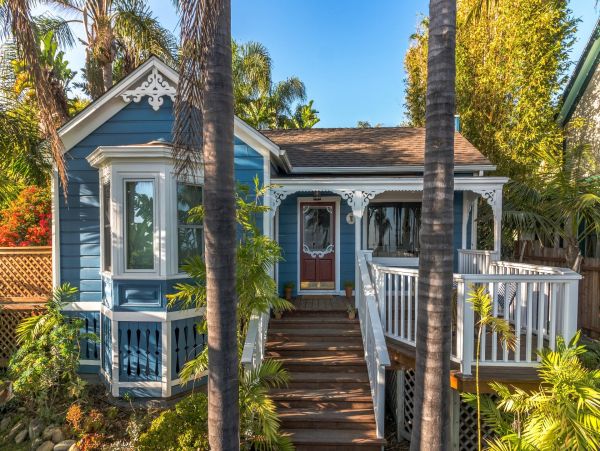Understated Elegance and a Great Location Ocean Views