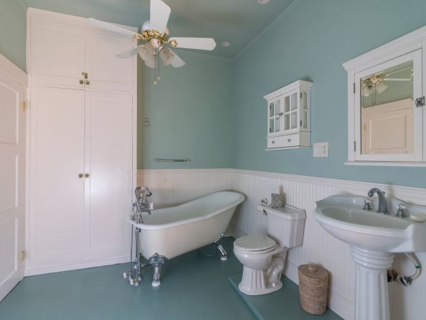 Understated Elegance and a Great Location Ocean Views