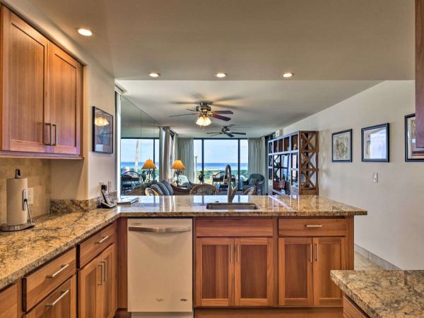 Lahaina Vacation Condo Sleeps 4 Guests