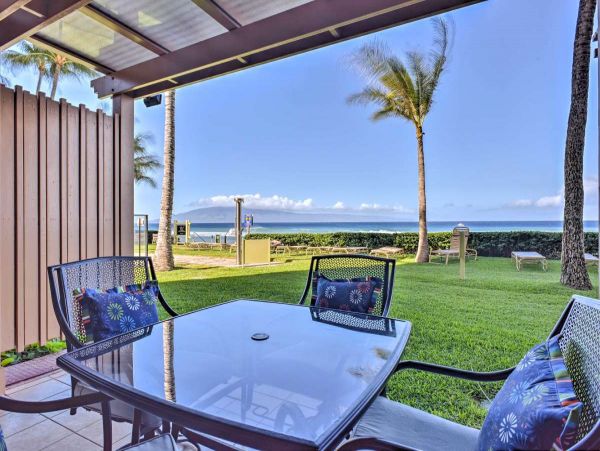 Lahaina Vacation Condo Sleeps 4 Guests