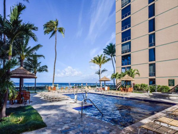 Lahaina Vacation Condo Sleeps 4 Guests