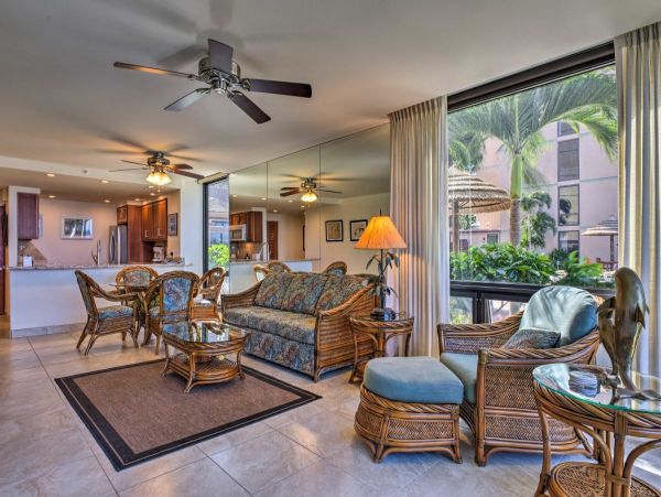 Lahaina Vacation Condo Sleeps 4 Guests