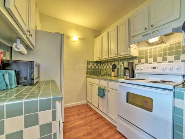 Lahaina Vacation Condo One Bedroom Sleeps 4 Guests