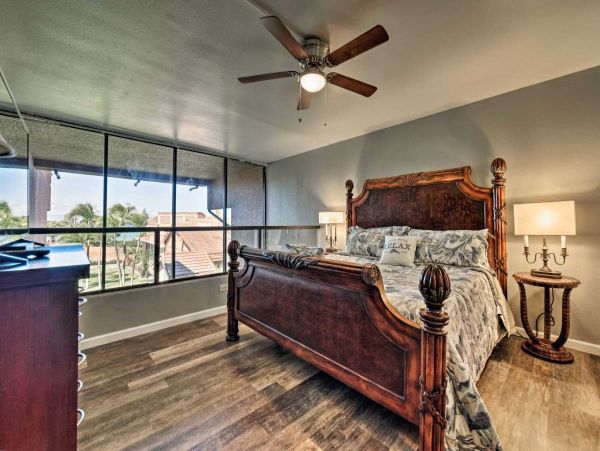 Two Bedroom Vacation Rental in Lahaina Short Walk to Beach