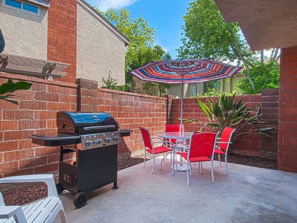 Charming Anaheim 3 Bedroom Condo Sleeps 9 Guests