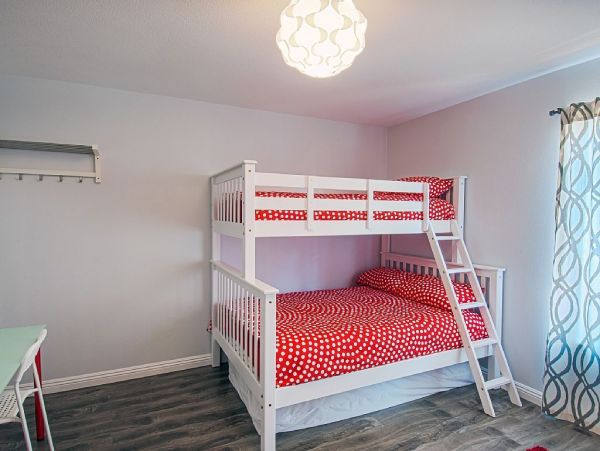Charming Anaheim 3 Bedroom Condo Sleeps 9 Guests