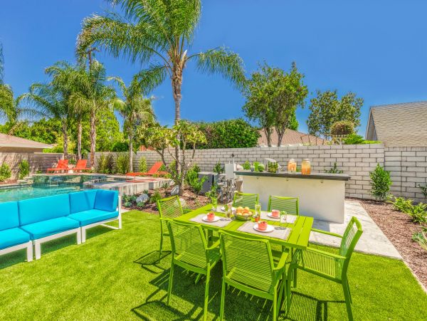Spacious Five Bedroom Home in Anaheim Sleeps 13