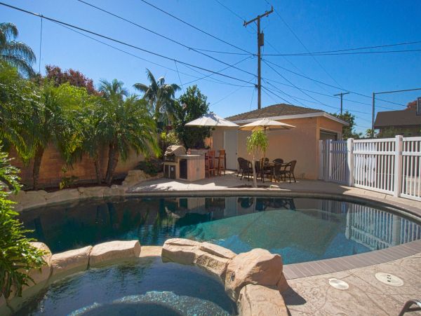 Anaheim Home 991178