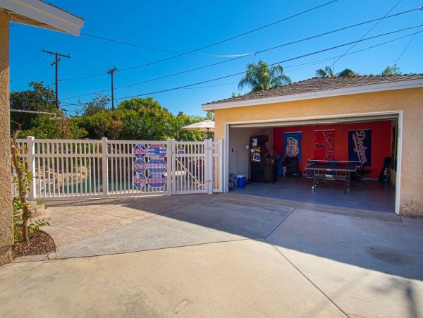 Anaheim Home 991178