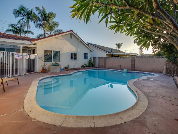 Anaheim Home 991179
