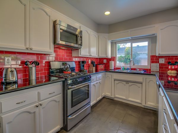 Anaheim Home 991179