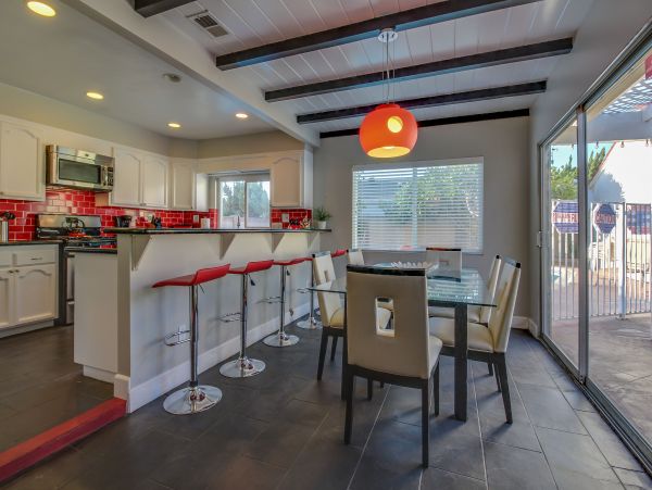 Anaheim Home 991179