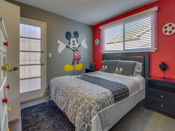 Anaheim Home 991179