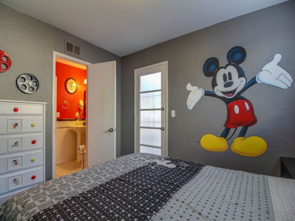 Anaheim Home 991179