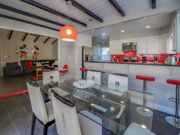 Anaheim Home 991179
