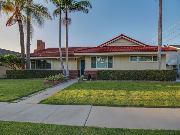 Anaheim Home 991179